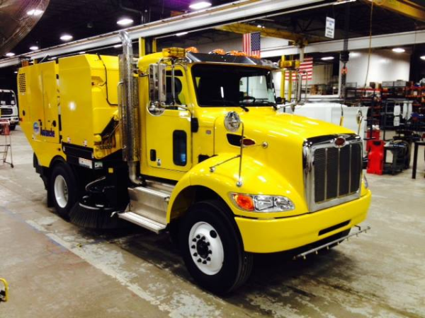 Schwarze street sweeper sold in Illinois